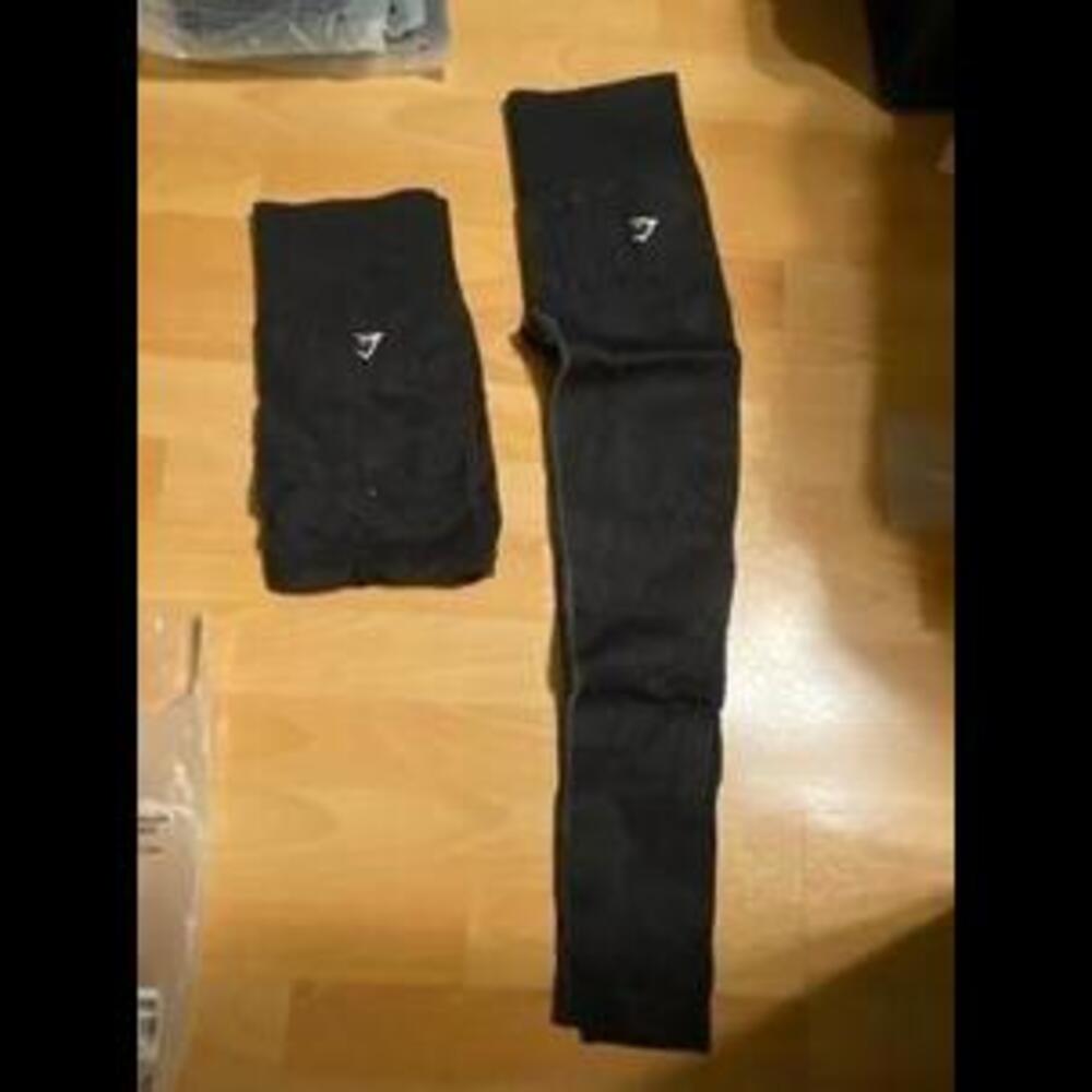 Women GYMSHARK small  - adapt camo seamless bundle- legging +shorts- black-